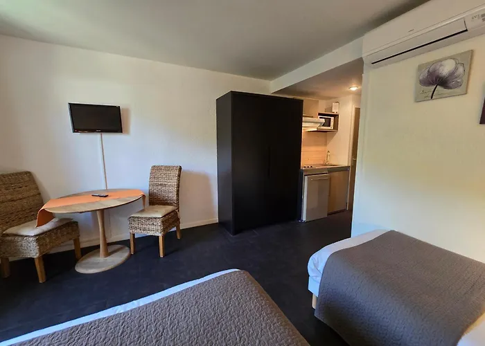 Logis Hotels Le Saint Marc