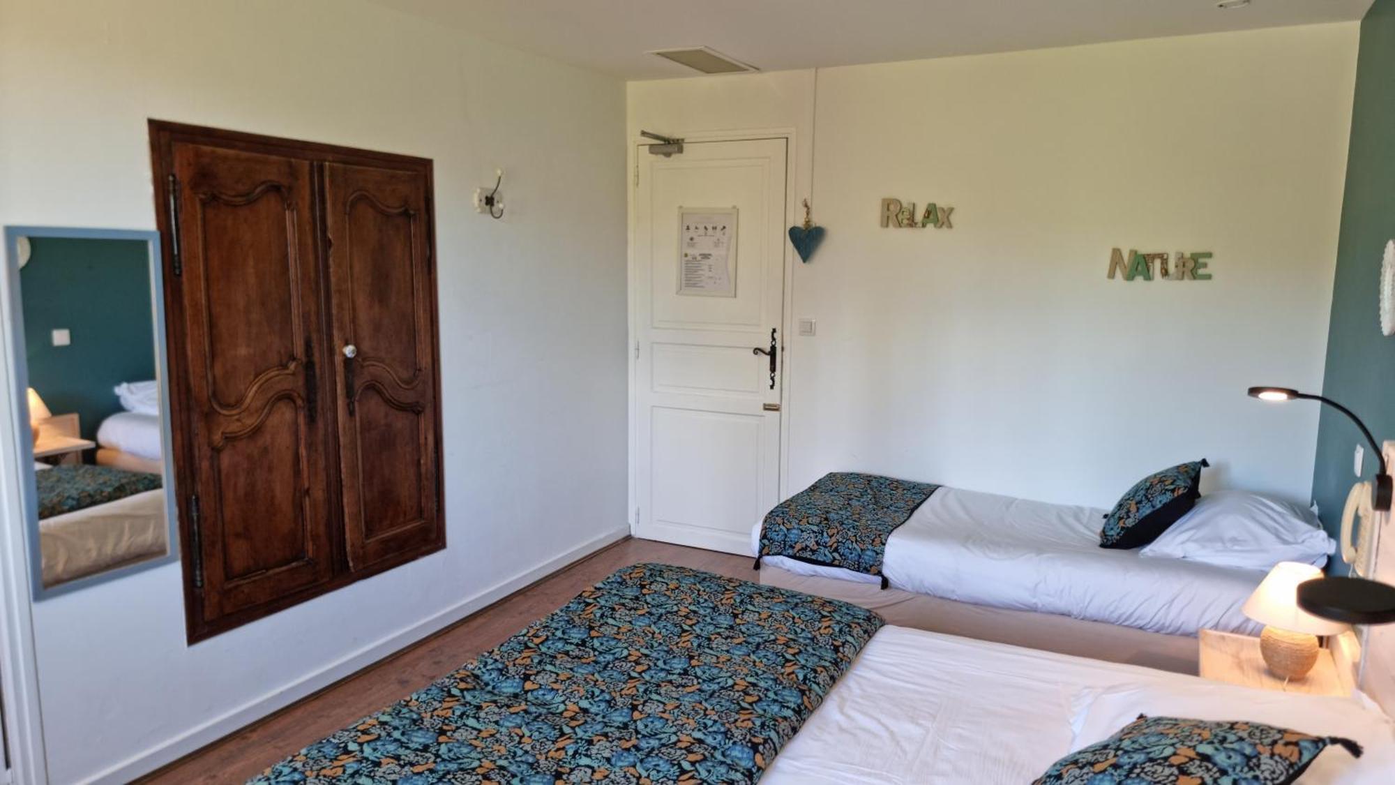 Logis Le Saint Marc Hotel 3*